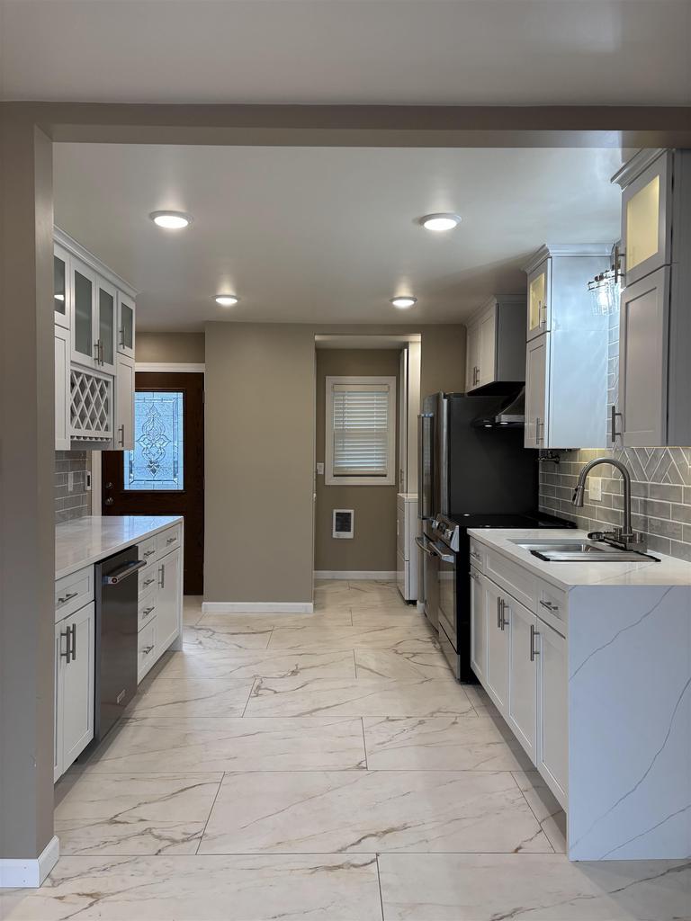 12 Unit Multi-Family Investment Property - Image 12